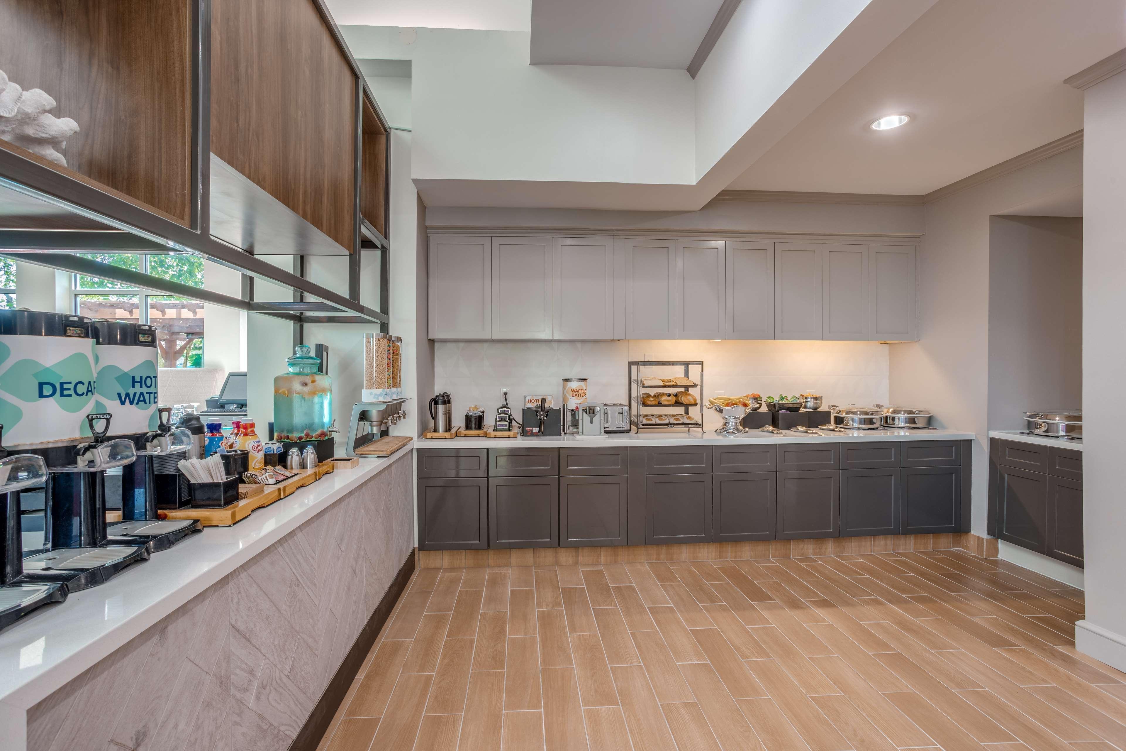 Hilton Garden Inn Cincinnati/Sharonville Bagian luar foto