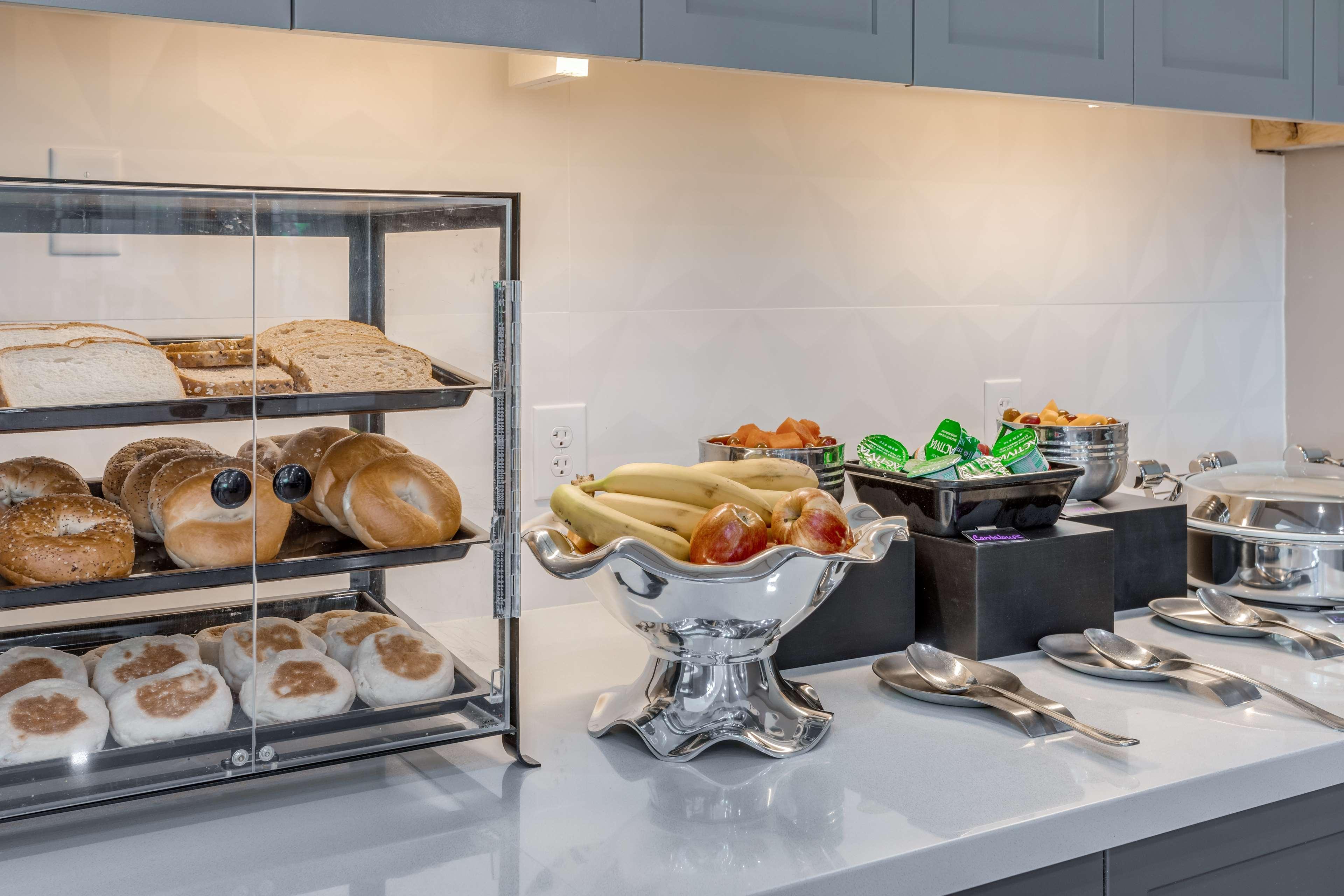 Hilton Garden Inn Cincinnati/Sharonville Bagian luar foto