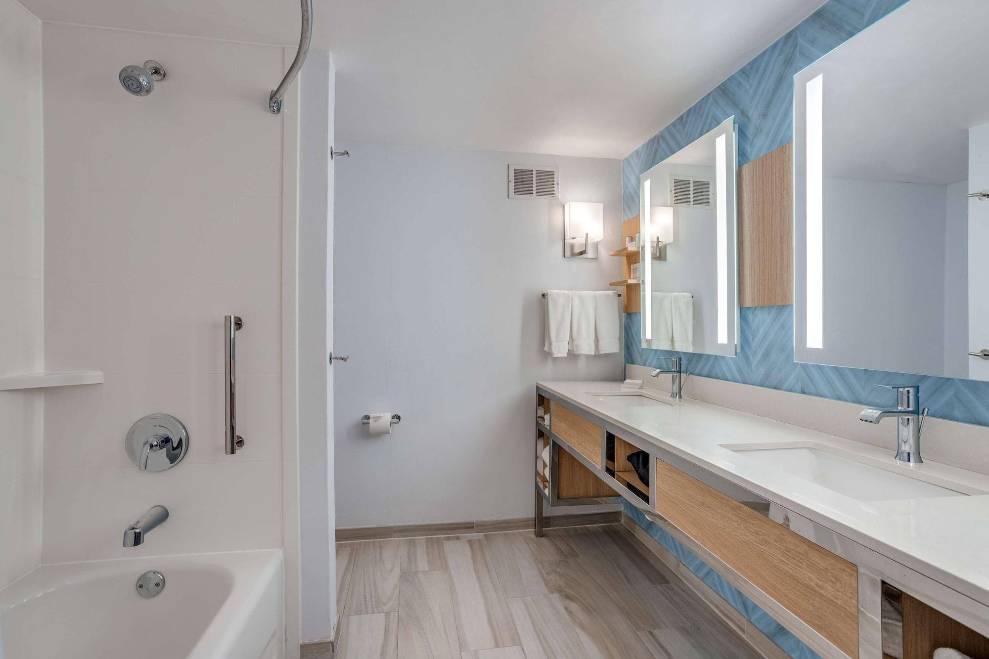Hilton Garden Inn Cincinnati/Sharonville Bagian luar foto